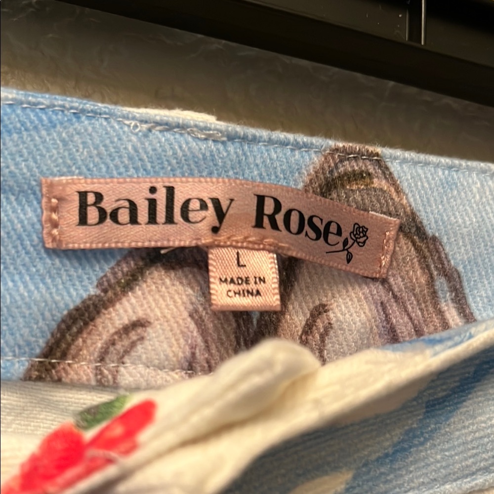 Women’s Jeans in Cream & Blue Oyster and Crab Print - Picture 3 of 4